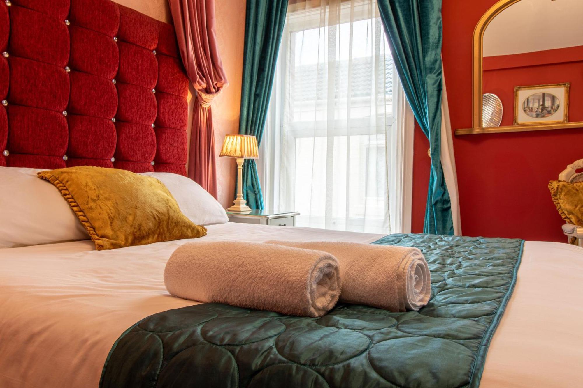 Rouge Hotel 4*