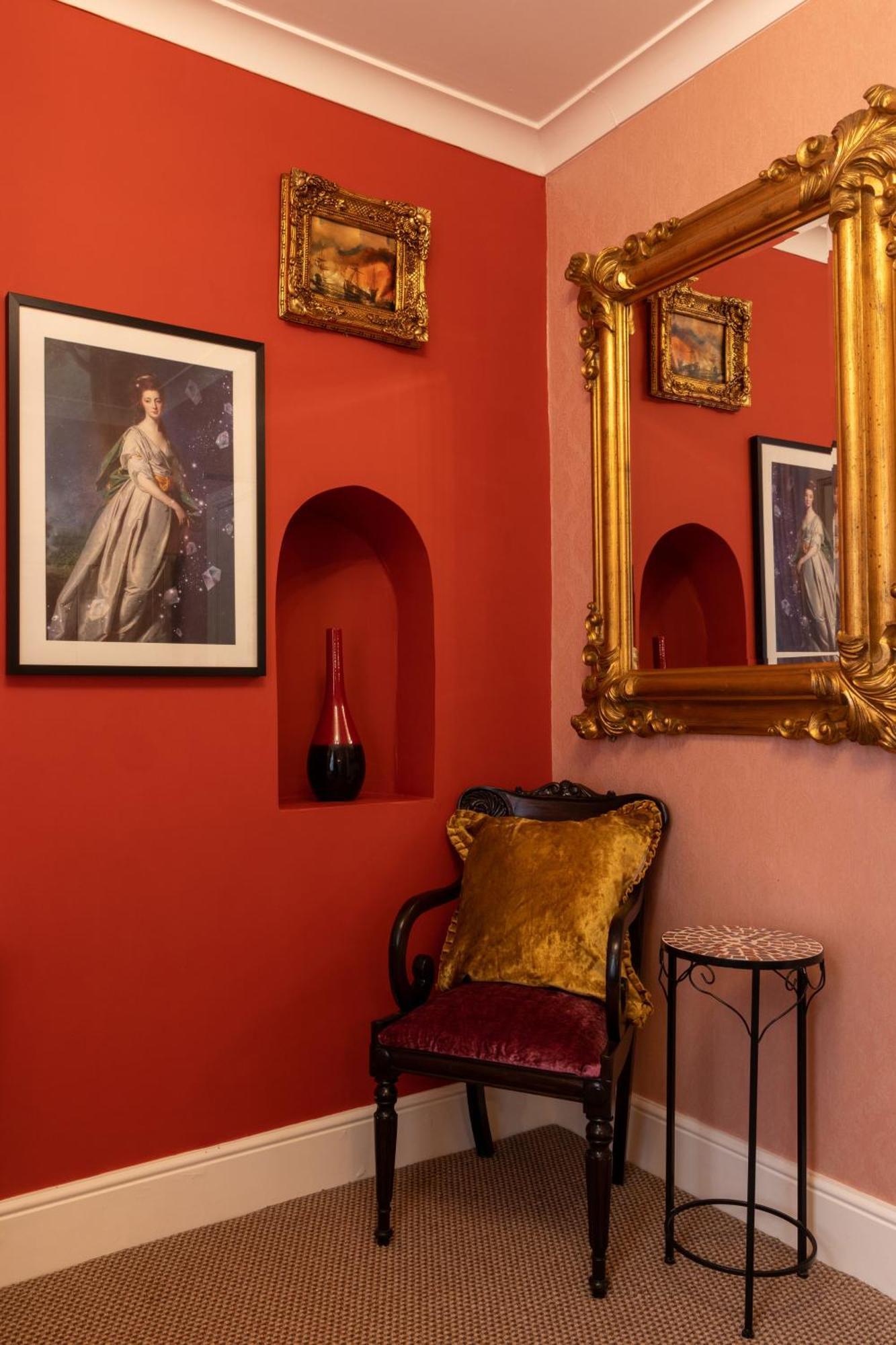 Rouge Hotel